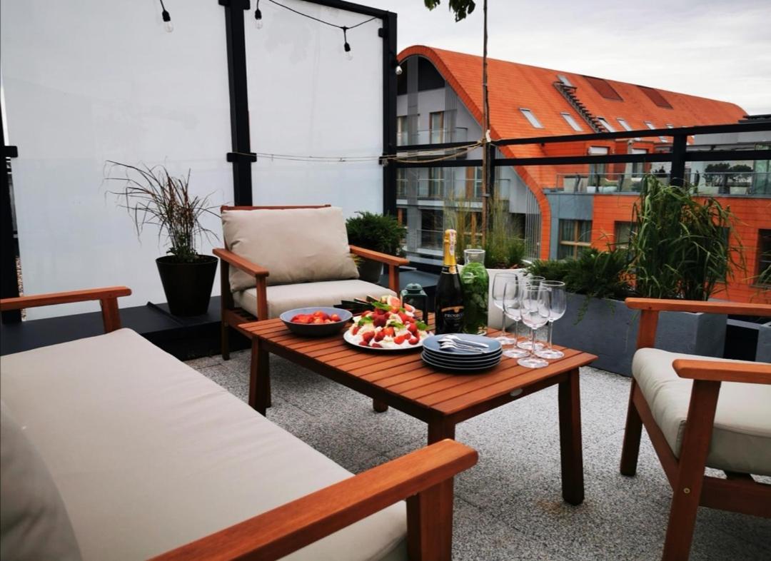 Trident Iii Apartment